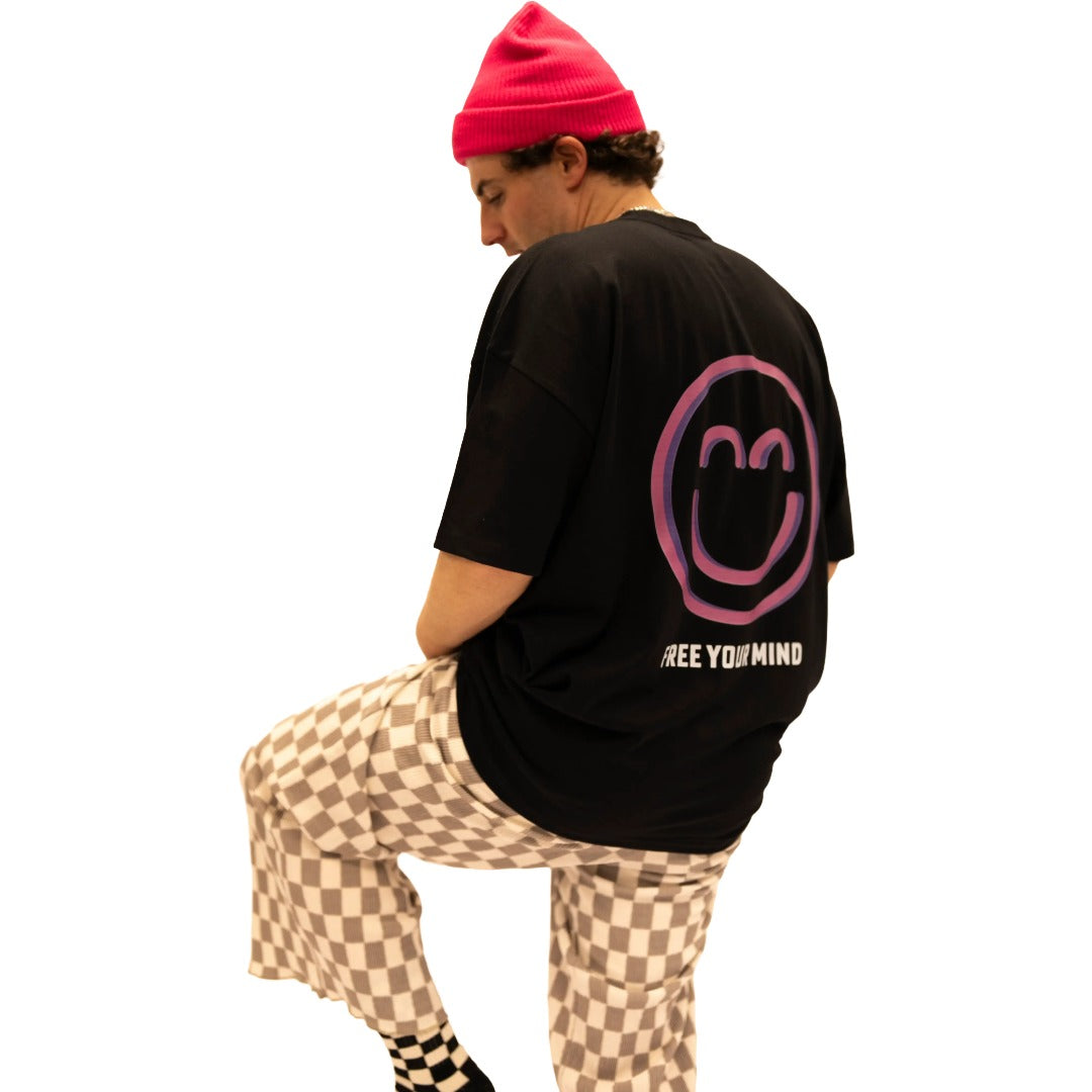 FREE YOUR MIND Smile Shirt – Black